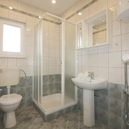 Vakantiehuis Melisa 8 *